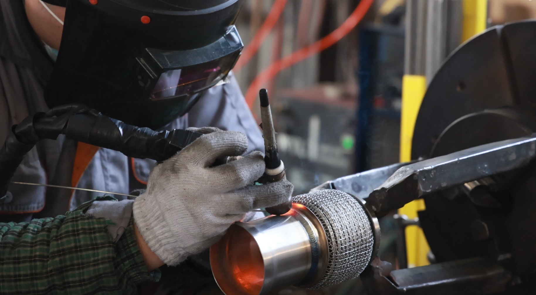 Comparison of casting and welded components