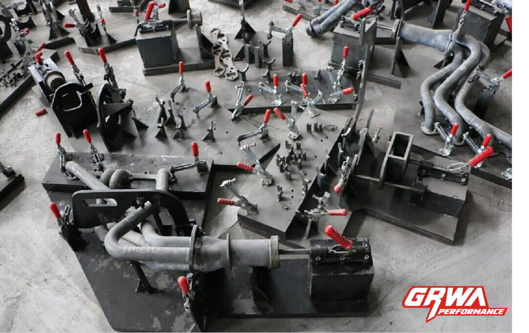 How does the structure of the exhaust pipe affect the power of the car